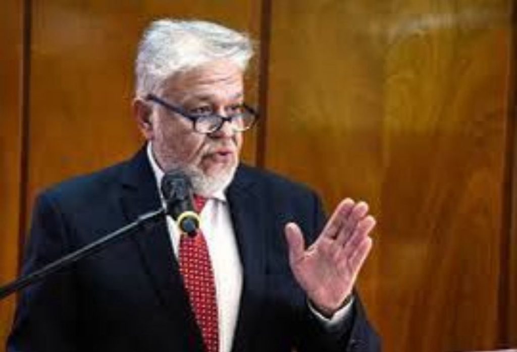 Presidente del IPS comete abierta violación de la ley al nombrar a jubilado Aldo Snead